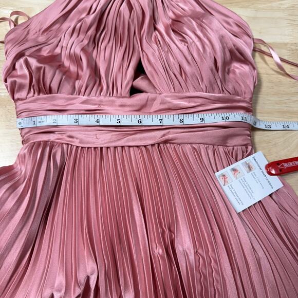 Elegant Pink Halter Maxi Dress - Picture 7 of 11